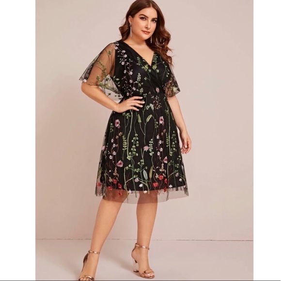 NEW|Plus Size Floral Embroidered Mesh A-Line Dress - Picture 5 of 5